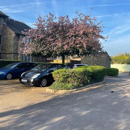 Appartamento Grundy House Uxbridge Esterno foto
