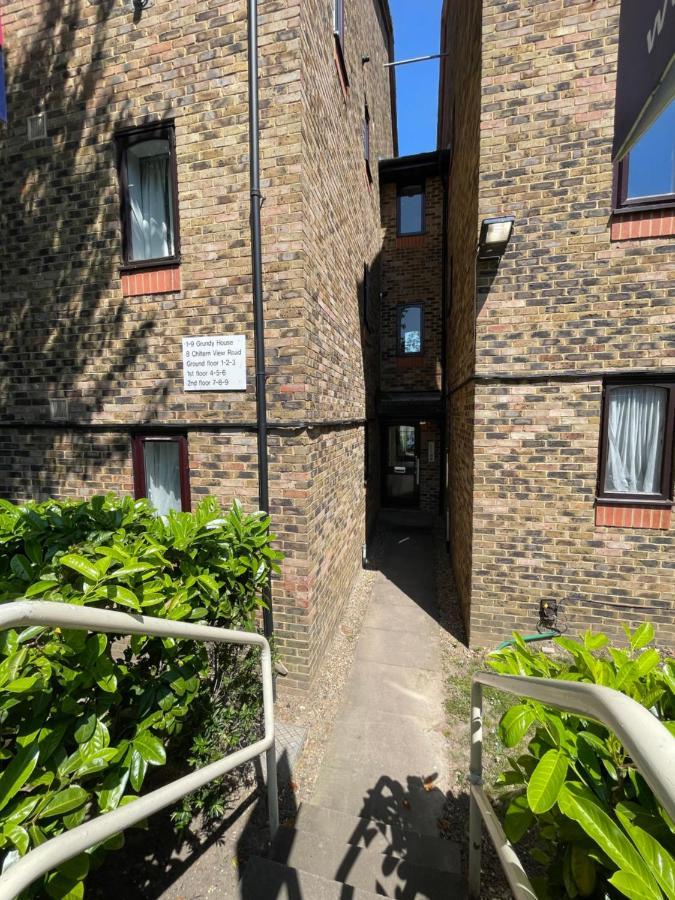 Appartamento Grundy House Uxbridge Esterno foto