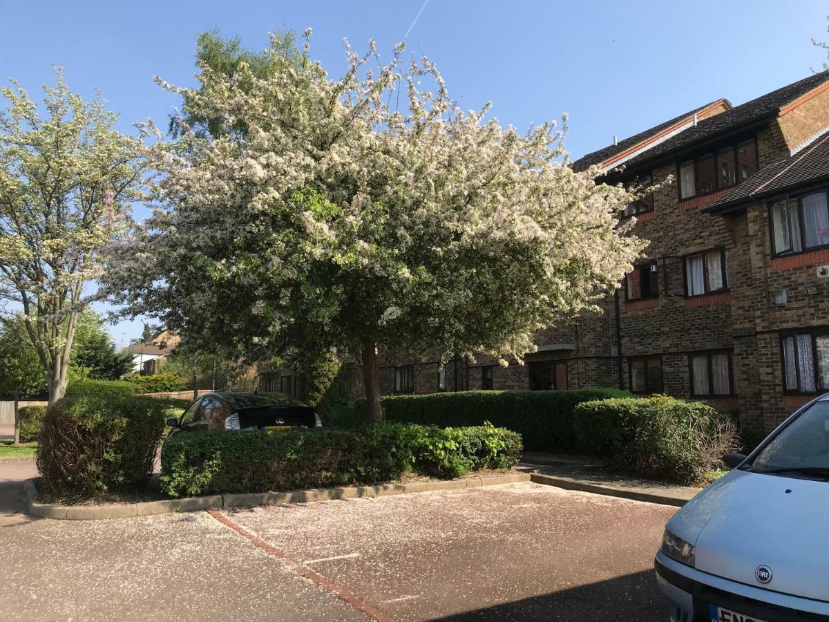 Appartamento Grundy House Uxbridge Esterno foto